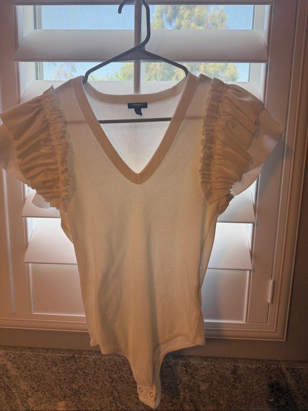 Express Cream V-Neck Ruffle Sleeve Bodysuit with Puff Shoulders